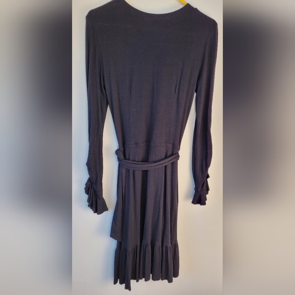Cache Black Ruffle V-neck Dress with belt. Size 6 - Picture 2 of 6